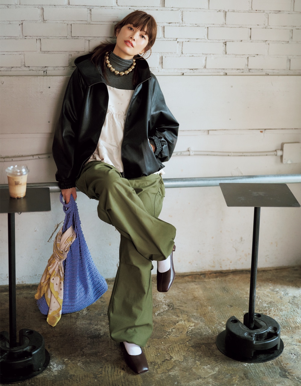 レザージャケットコーデ 垣内彩未さん