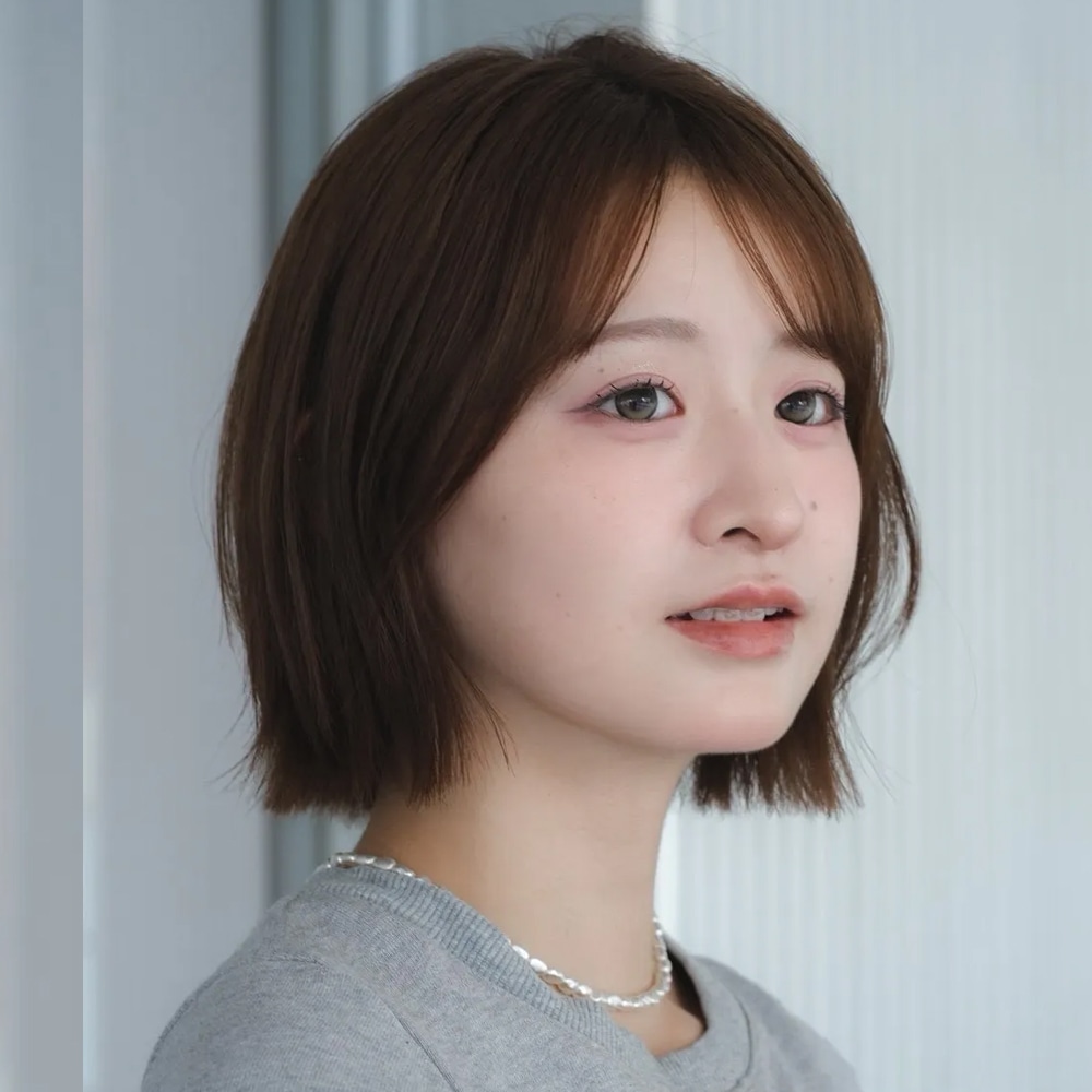 「こっくりショコラブラウン」で温もりを感じる大人の柔らかボブ　アザーカット01