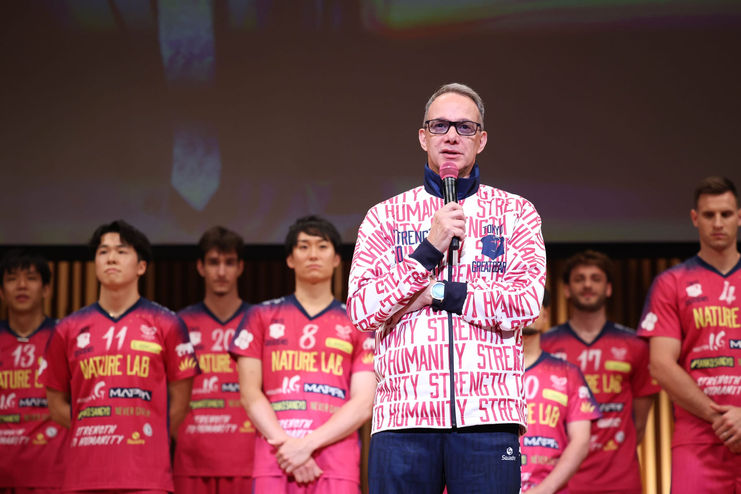 新任のマウリシオ・パエス監督