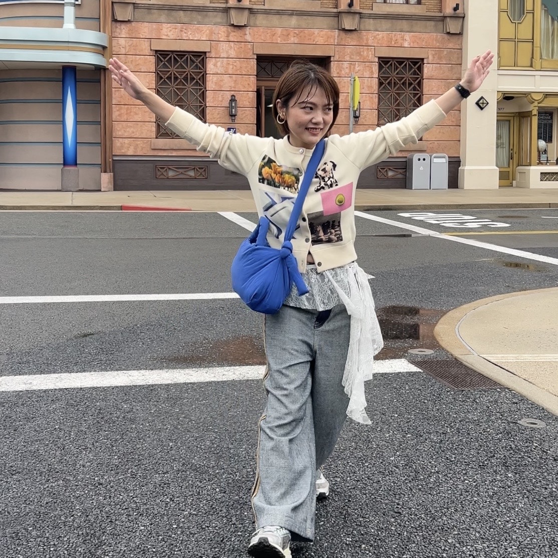 コーデ ユニバ USJ ママコーデ ZARA スニーカー