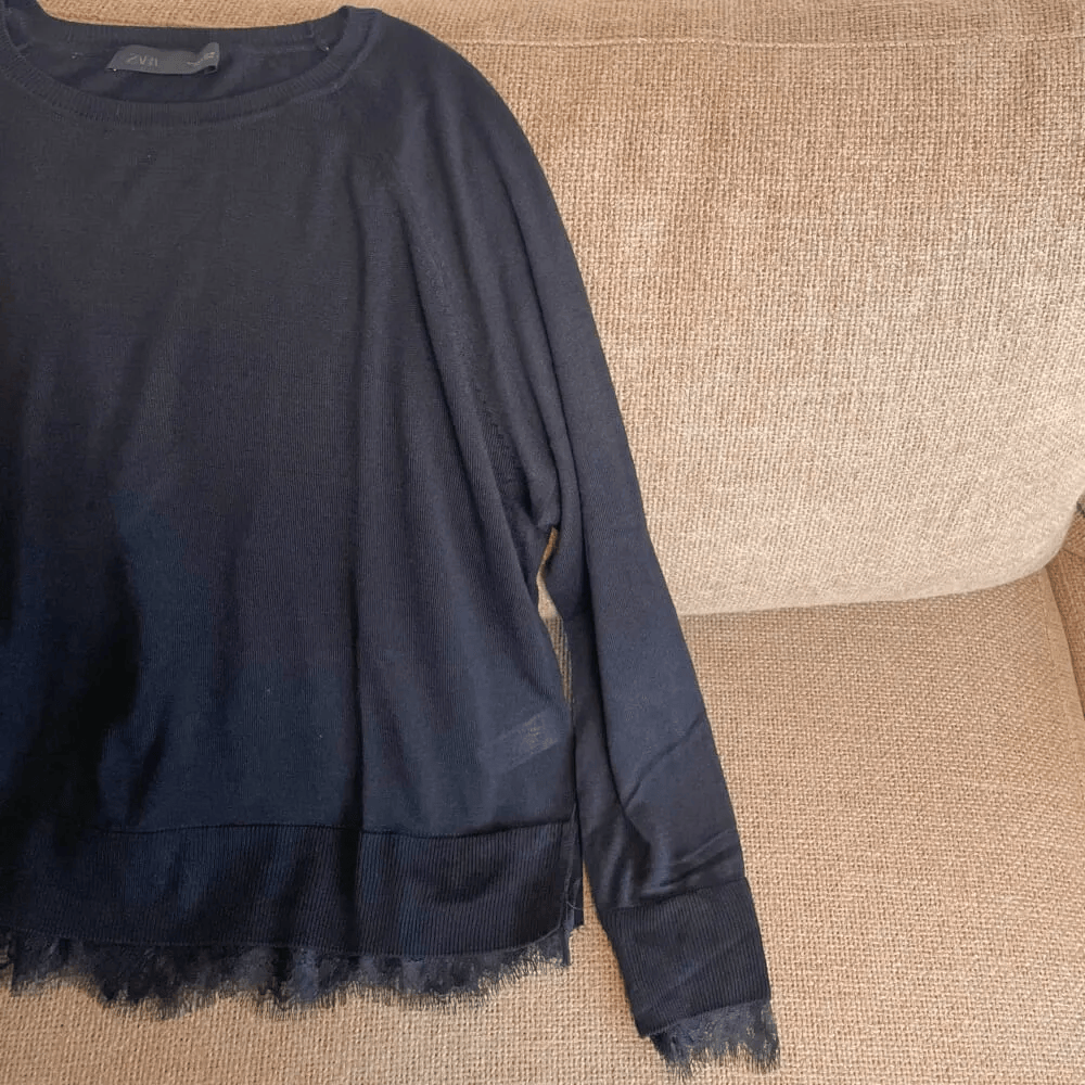 ZARA「レースニットセーター」