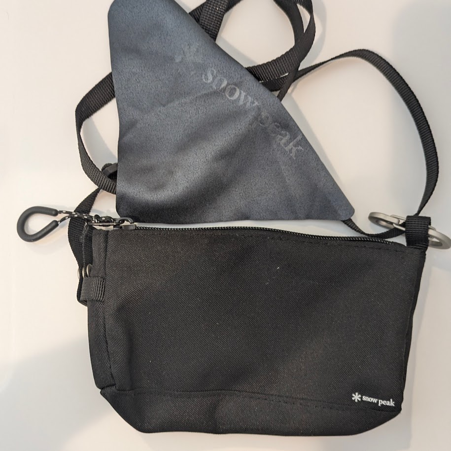 snowpeakサコッシュ JINSコラボサングラス